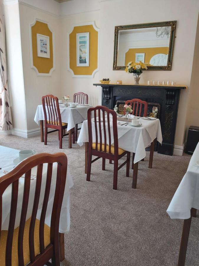 Ellies Guest House ウィットビー エクステリア 写真