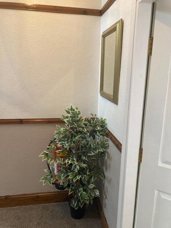 Ellies Guest House ウィットビー エクステリア 写真